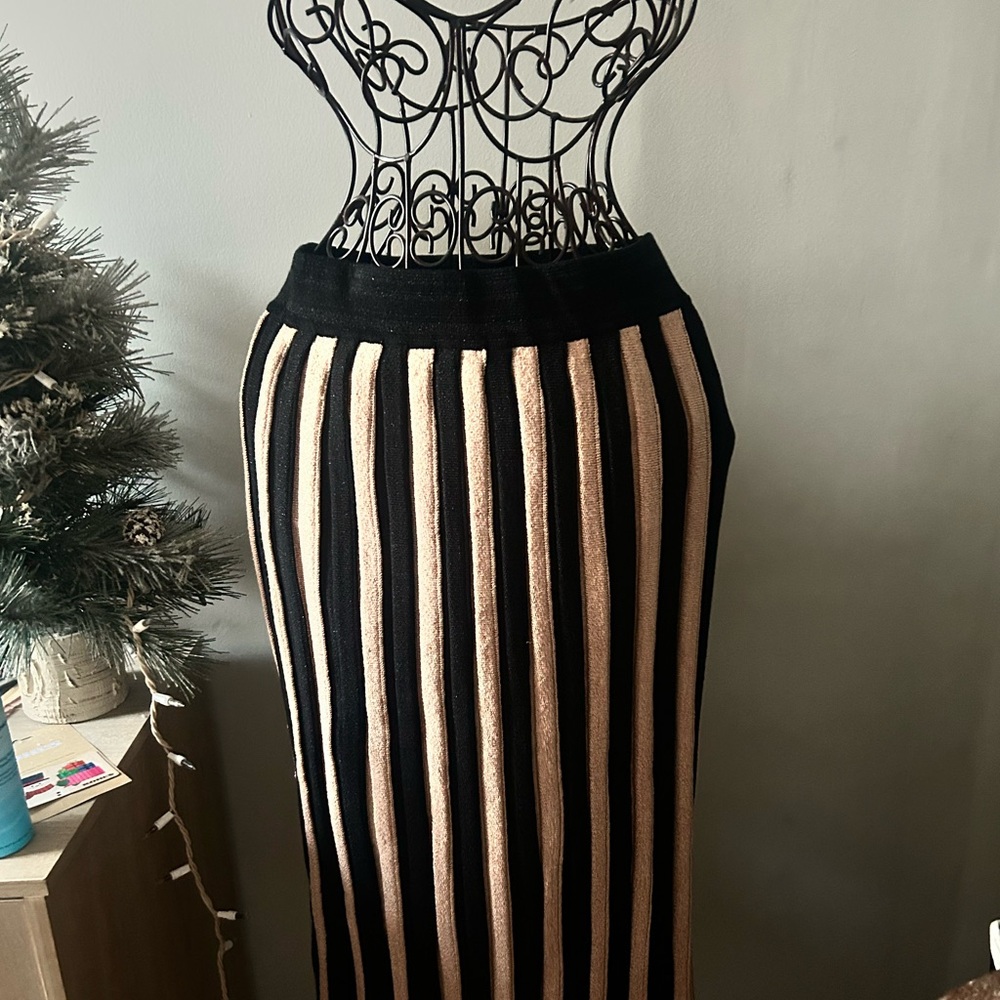 J O A skirt